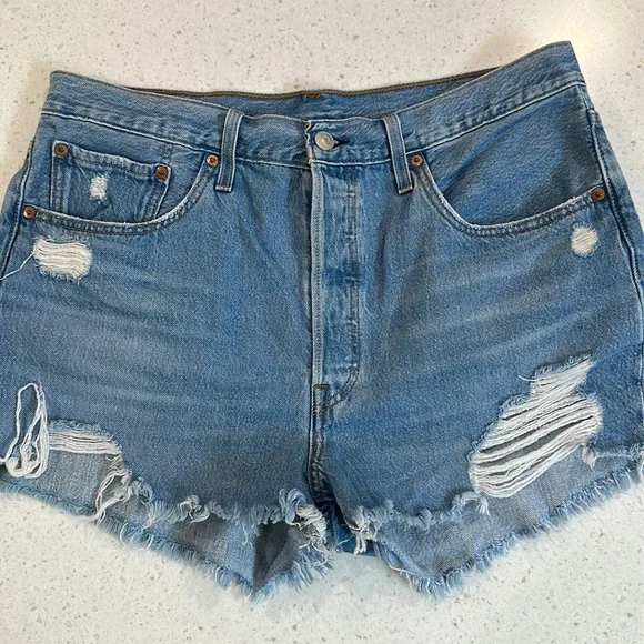 Levi’s 501 Light Wash Distressed Jean Shorts Size W 32 - Picture 3 of 7
